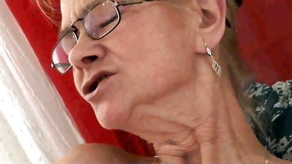 आकर्षक बेब लीना पॉल हो जाता है ठीक से हिंदी मूवी सेक्सी वीडियो गड़बड़ द्वारा सींग का बना हुआ टैटू आदमी