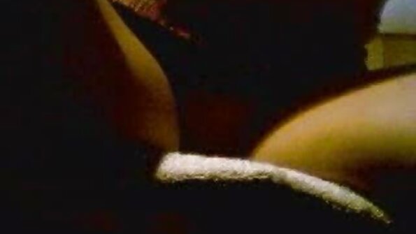 बस्टी एशियन गर्ल बैठता है उसकी टाइट सेक्सी फिल्म वीडियो फुल पुसी नीचे पर बड़ा चोंच